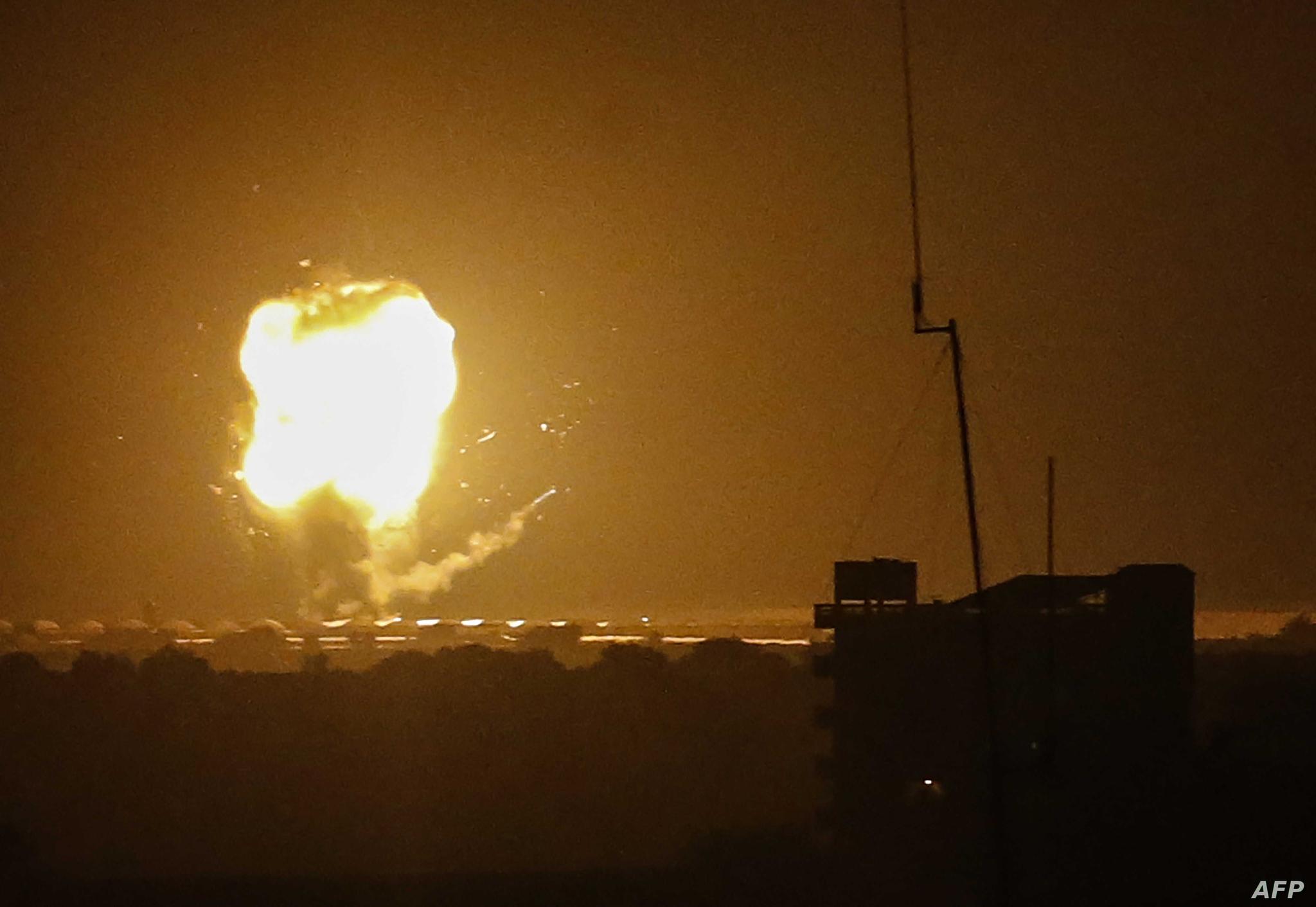 ئەمریکا كۆگایەكی هەڵگرتنی چەك لە سوریا بۆردوومان دەکات