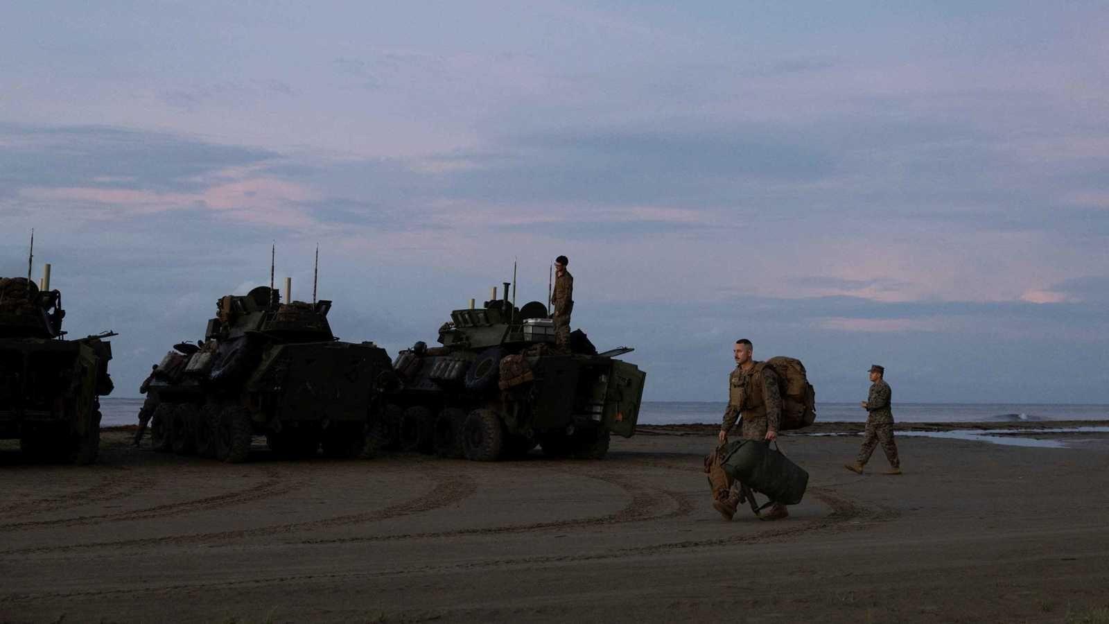 طبول الحرب في فنزويلا تقرع لمواجهة هجوم أمريكي متوقع