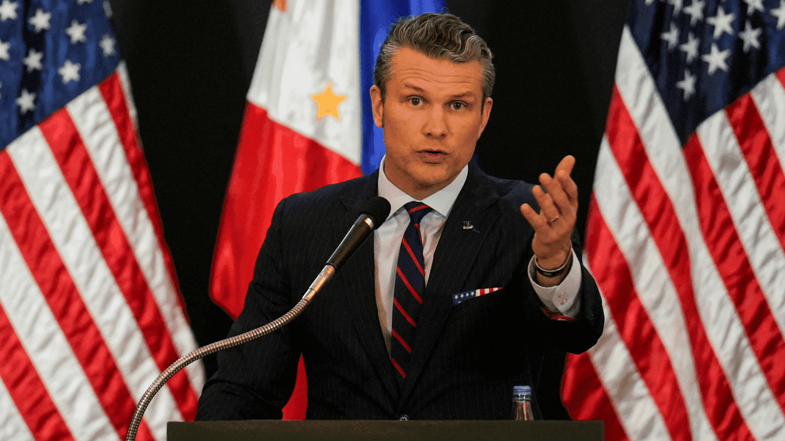 وزير الحرب الأمريكي يتعهد بإعادة رفات 81 ألف جندي مفقود