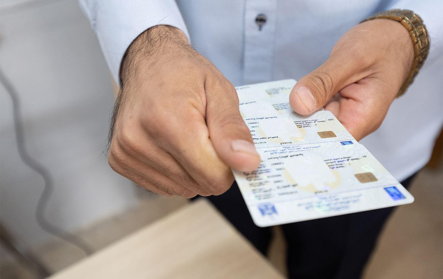 ئەمڕۆ کۆتا وادەیە بۆ نوێکردنەوە و دەرھێنانی کارتی بایۆمەتری دەنگدان