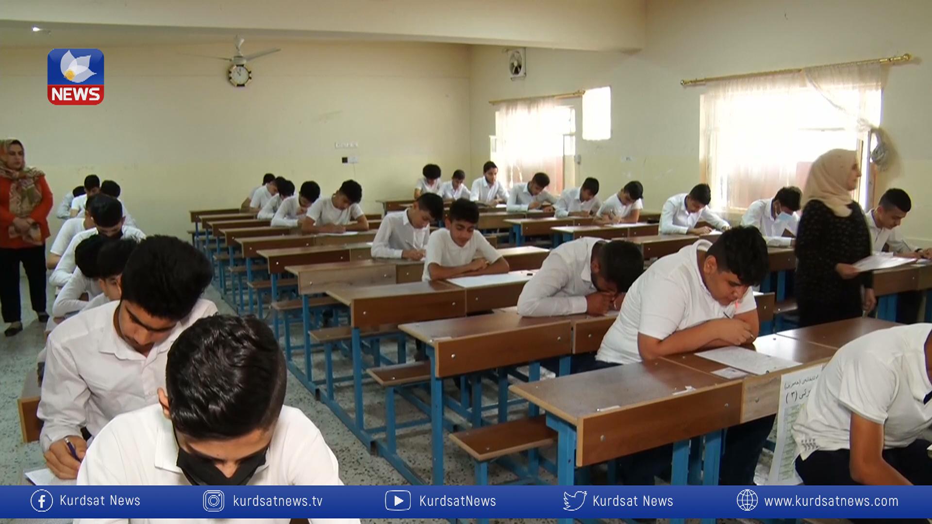 بۆ ڕێگرتن لە گزی و نەھێشتنی گومان فۆڕمی سۆما وێنەی خوێندکاری لەسەر دەبێت