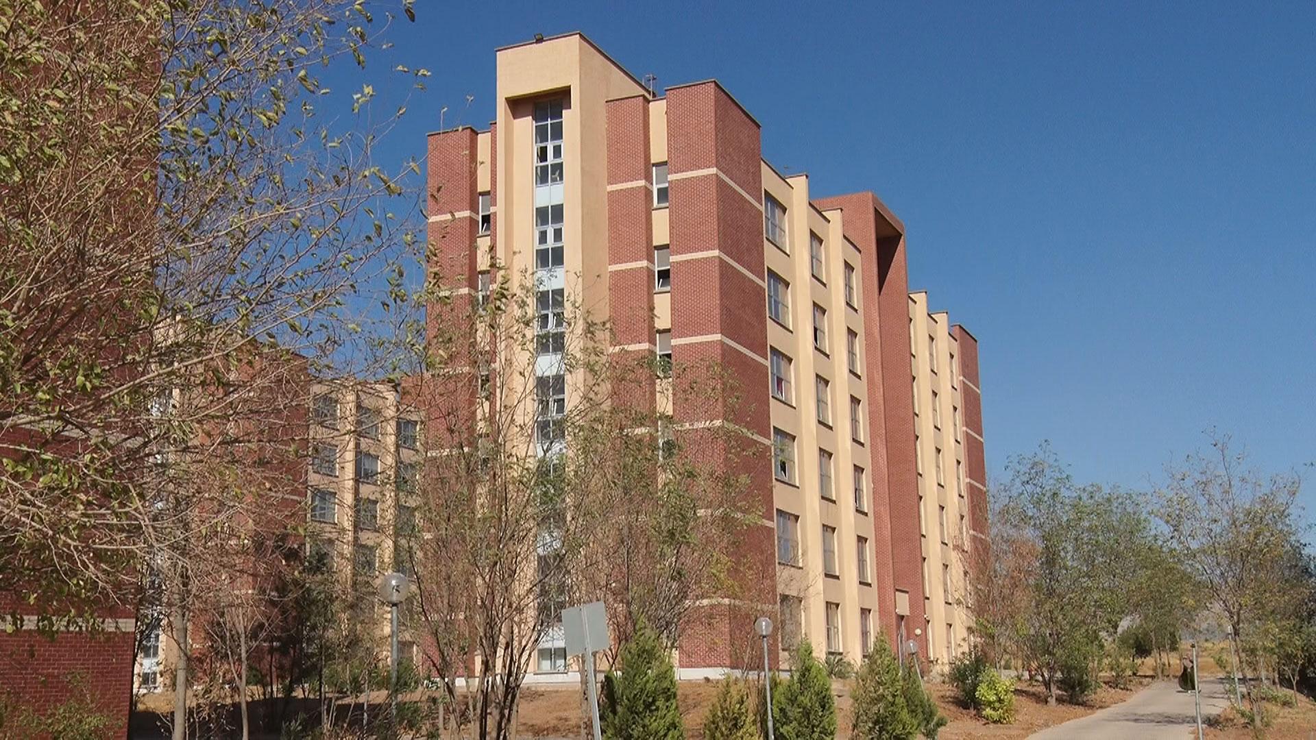 خوێندکاران بە بایەخەوە باس لە ئاوڕدانەوەی سەرۆک بافڵ جەلال تاڵەبانی بۆ بەشە ناوخۆییەکان دەکەن