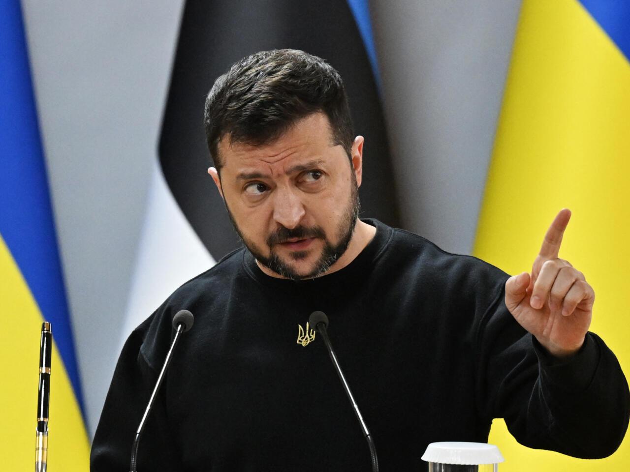 زیلینسکی: لە ساڵی نوێدا ھێزی روسیا تێکدەشکێنین