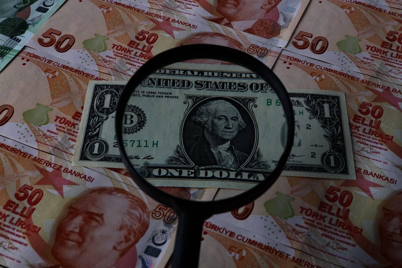 بەھای لیرەی تورکی بەرامبەر دۆلار بەردەوامە لە دابەزین