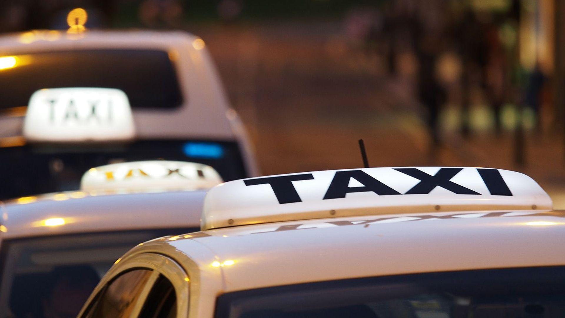 بەریتانیا بەکارهێنانی تاکسی لە پەنابەران  قەدەغە دەکات