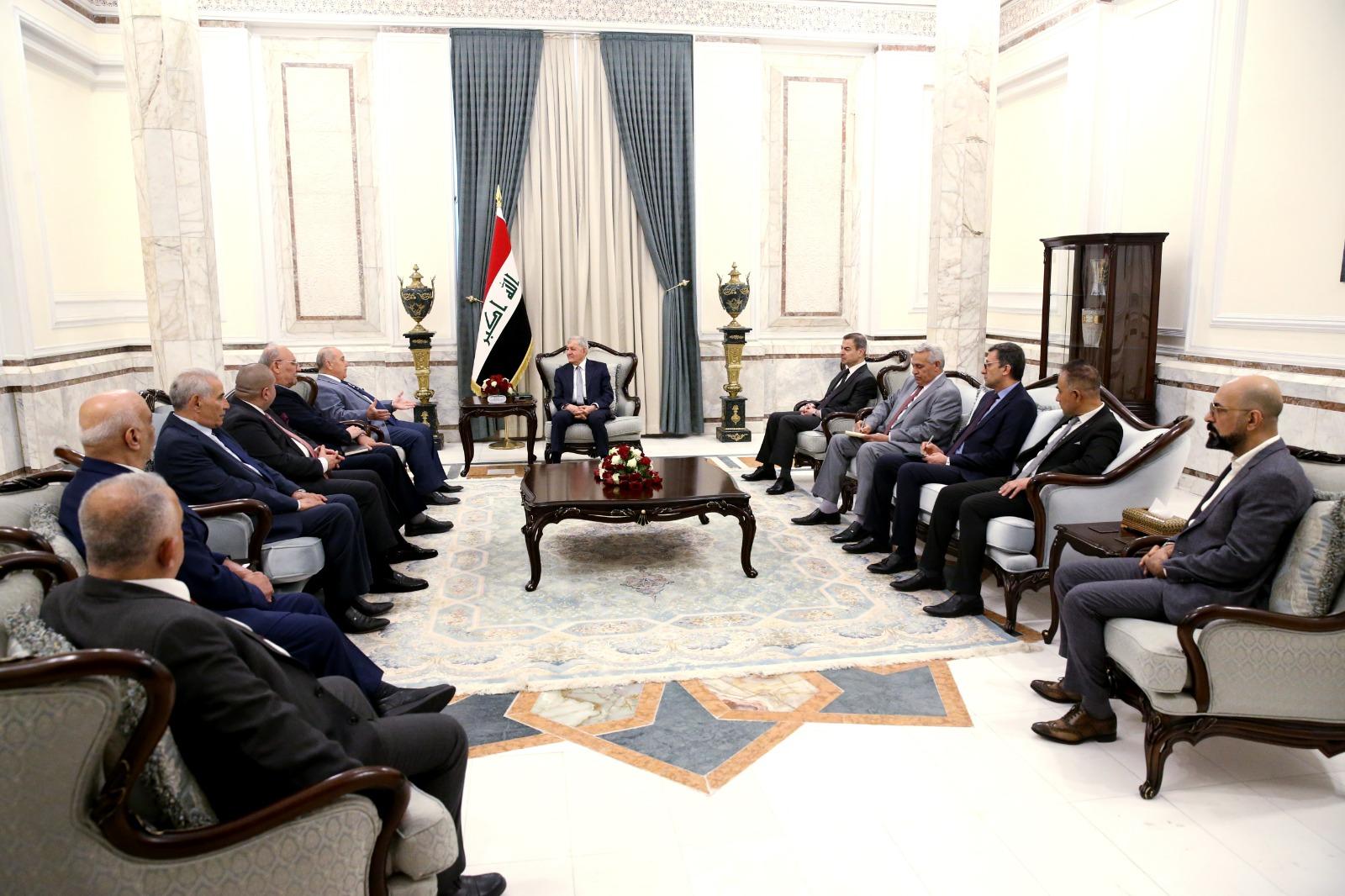 سەرۆککۆمار پێشوازی لە شاندێکی گروپی بانکە ئیسلامییەکانی عێراق دەکات