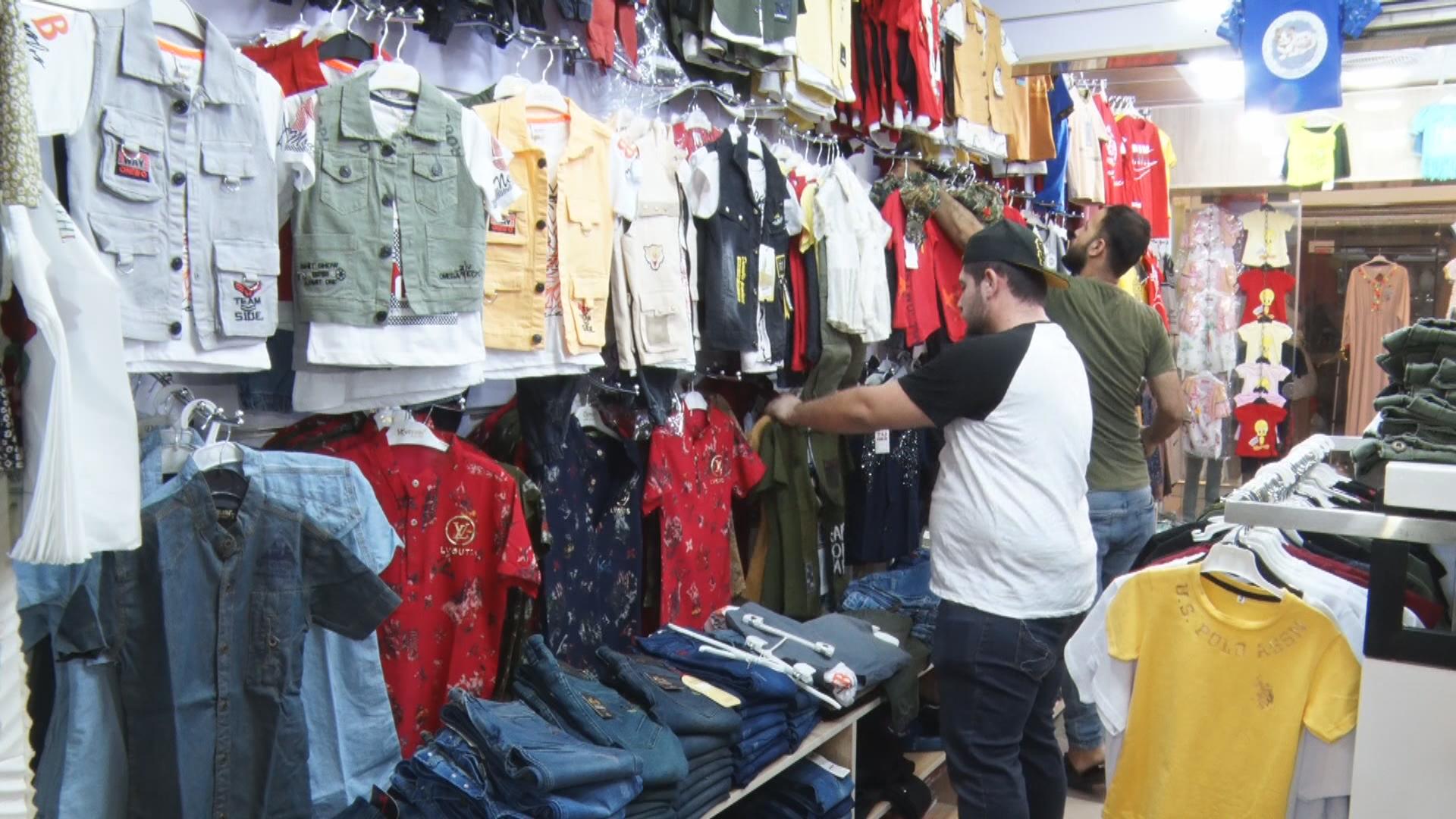 هاوڵاتیانی كەركوك نیگەرانن لە قەدەغەی هاتوچۆ و بەرزی نرخی كاڵاكان