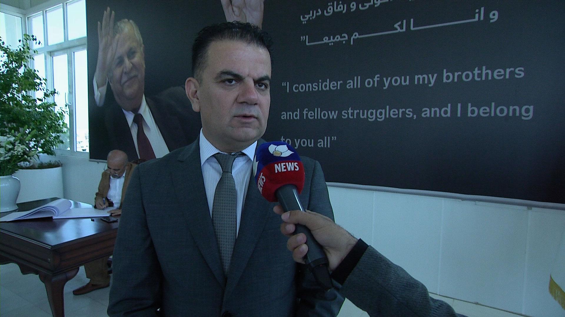 کادرانی مەکتەبی پەیوەندییەکانی یەکێتی سەردانی مەزاری سەرۆک مام جەلال دەکەن