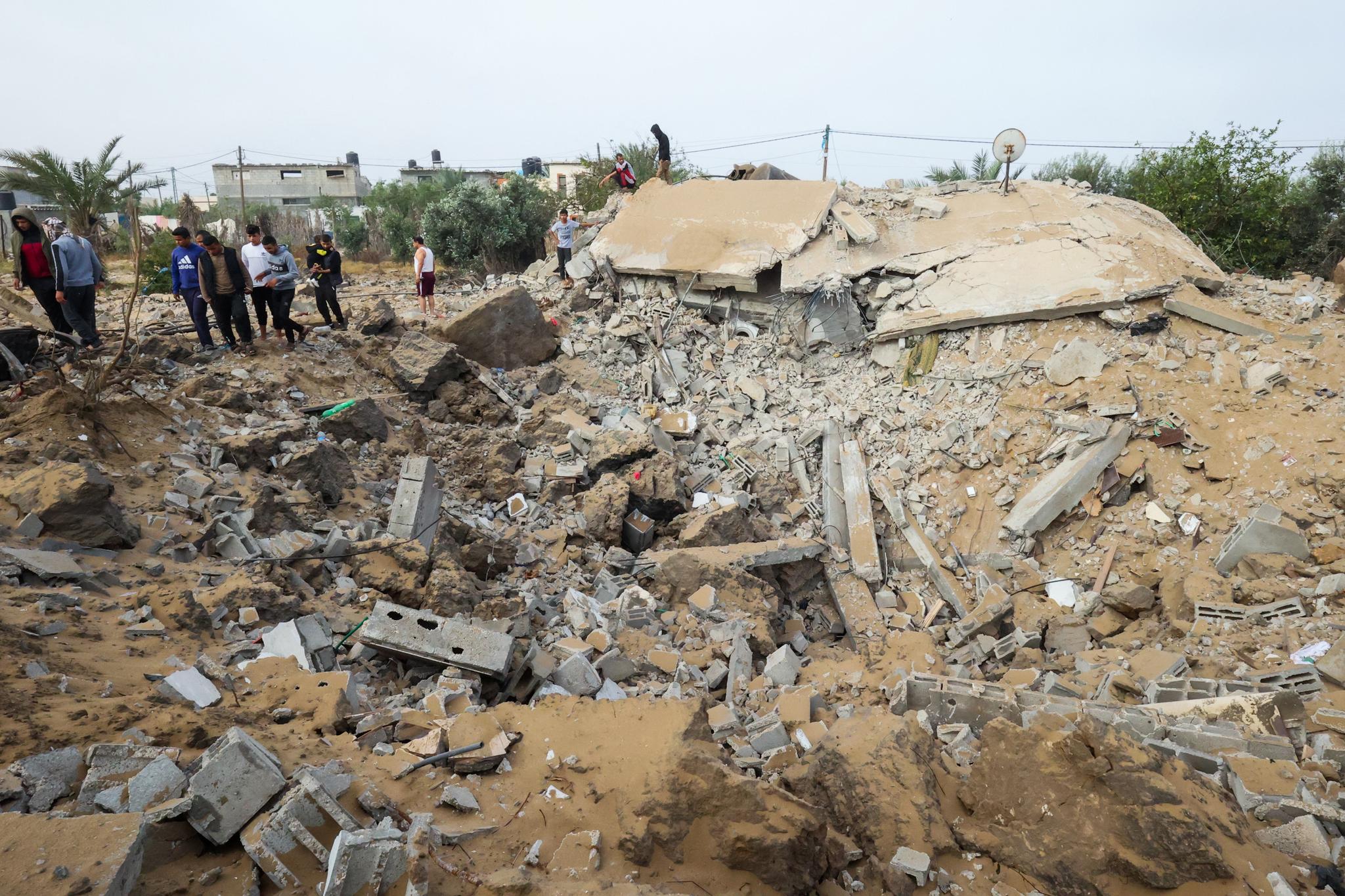 لە بۆردومانێکی ئیسرائیل بۆ سەر کەرتی غەززە سێ کەس کوژران