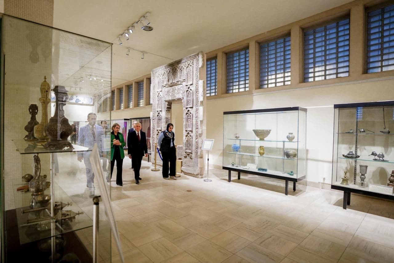 article gallery image