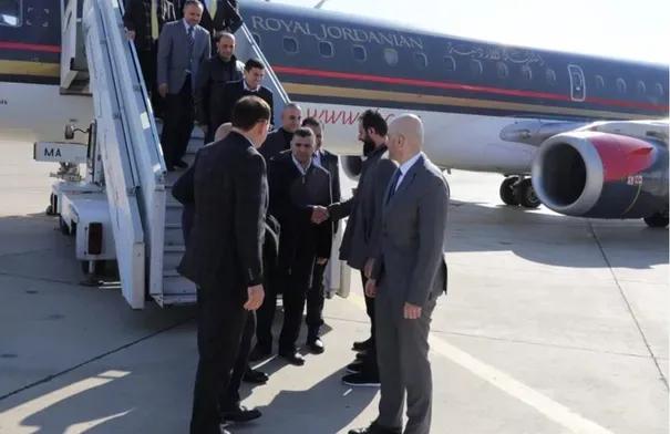 بعد 13 عاماً... أول طائرة أردنية تحط في مطار دمشق حاملاً وفداً فنياً