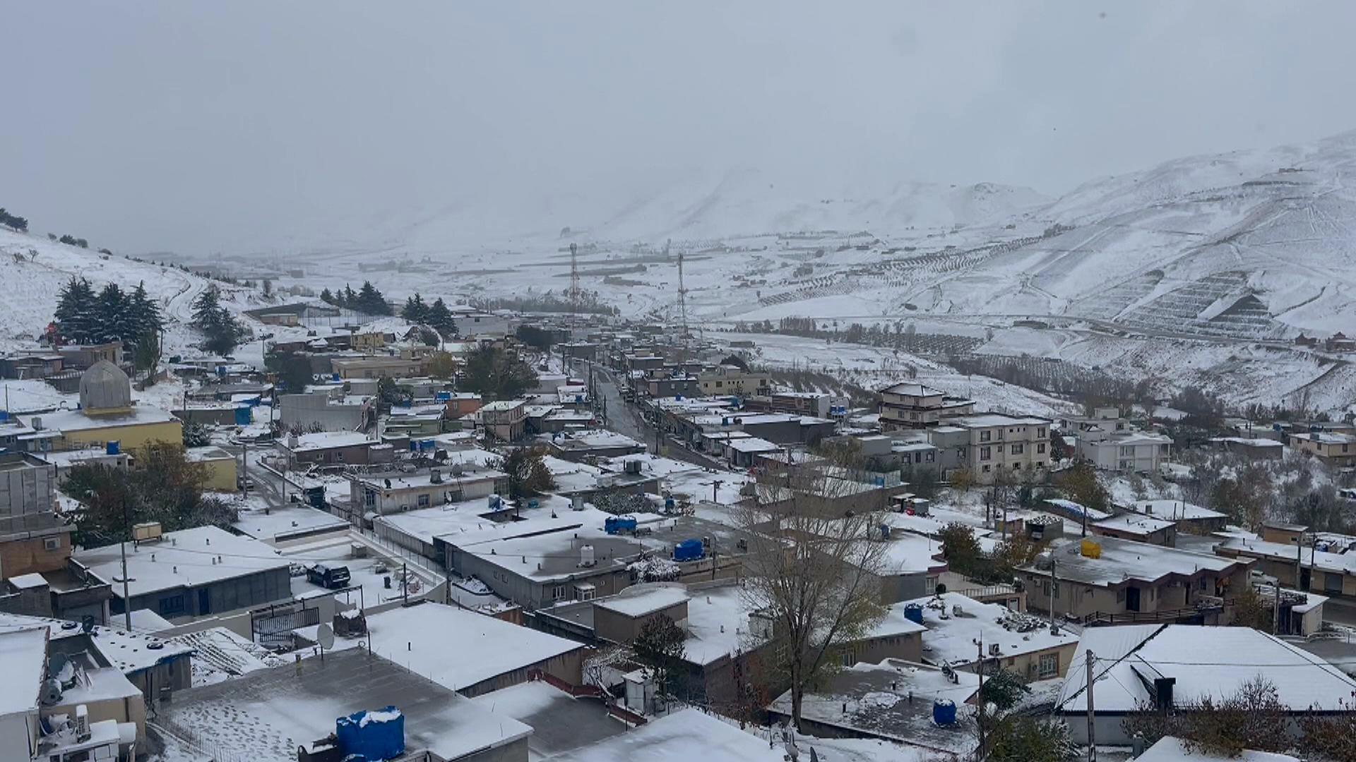 لە حاجی ئۆمەران پێنج سانتیمەتر بەفر باریوە