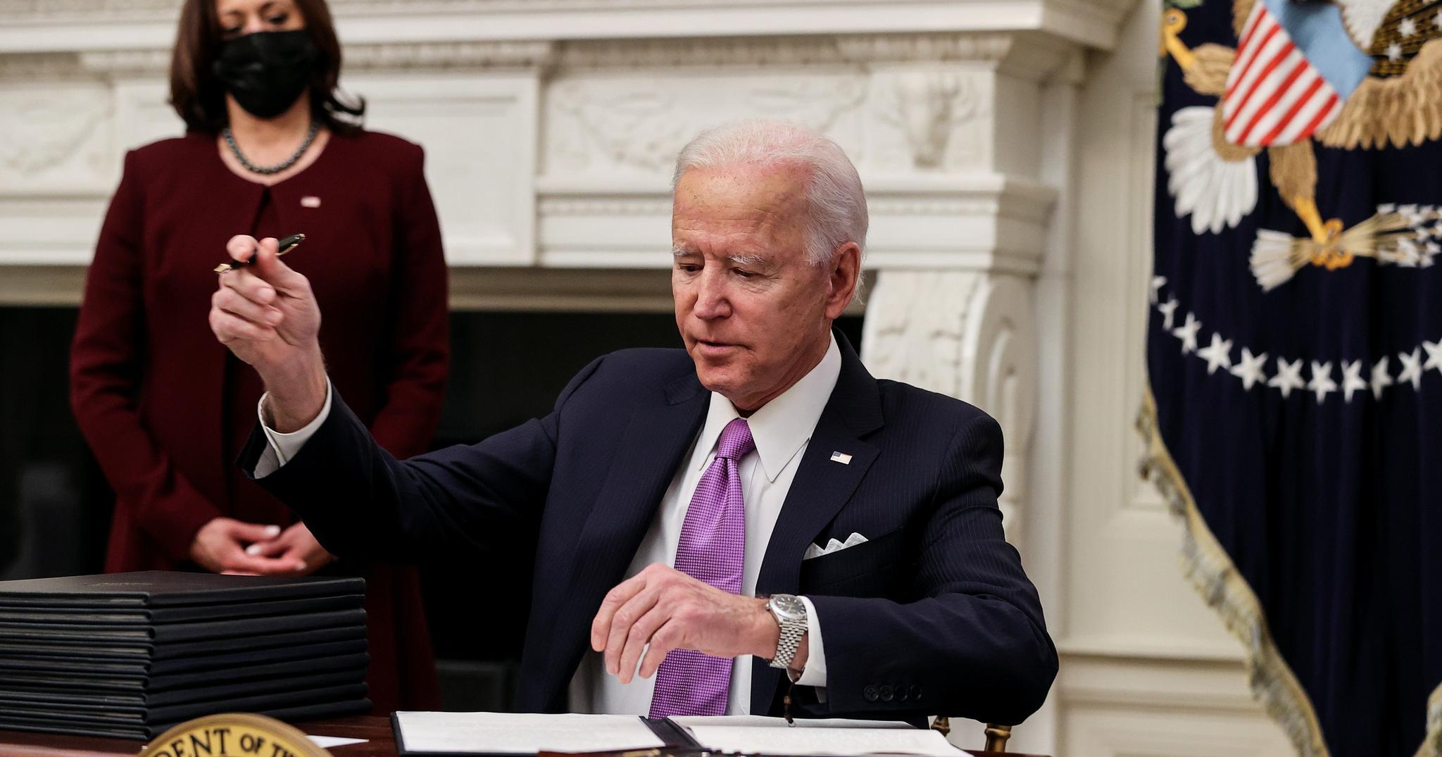 لە ئەنجومەنی نوێنەرانی ئەمریکا ھەوڵی گۆشەگیرکردنی بایدن دەدرێت