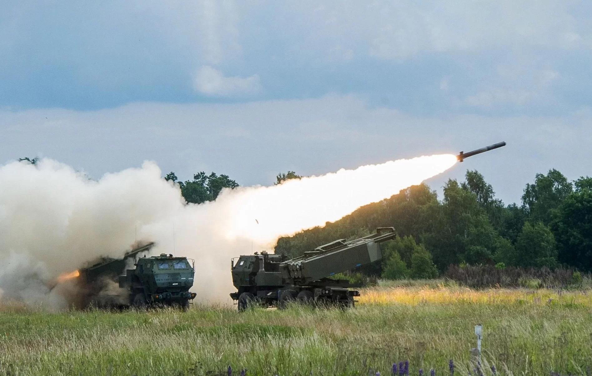 ئەمریکا مووشەکی دوورمەودا دەداتە ئۆکراین