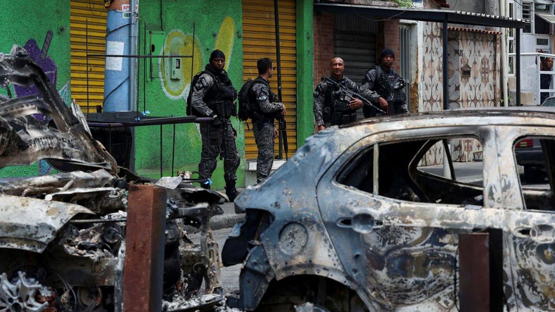 بەرازیل؛ لە روبەروبونەوەی نێوان بازرگانانی ماددەی هۆشبەر و پۆلیسدا زیاتر لە 60 کەس کوژران