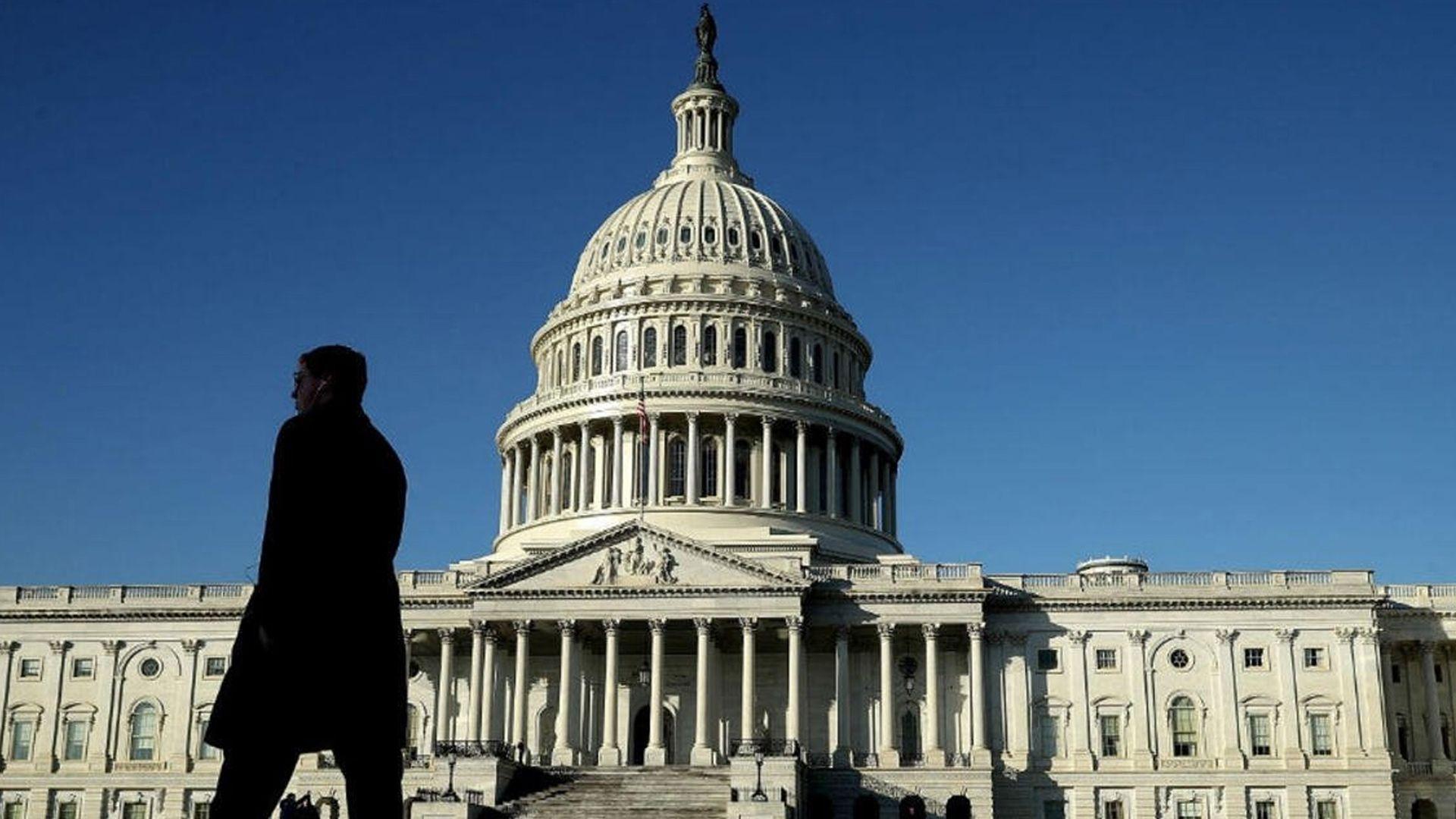 کۆشکی سپی: فرۆشتنی چەک بەناتۆ راناگرین و هەوڵەکانمان بۆ کۆتایی هێنان بە شەڕی ئۆکراین بەردەوامە