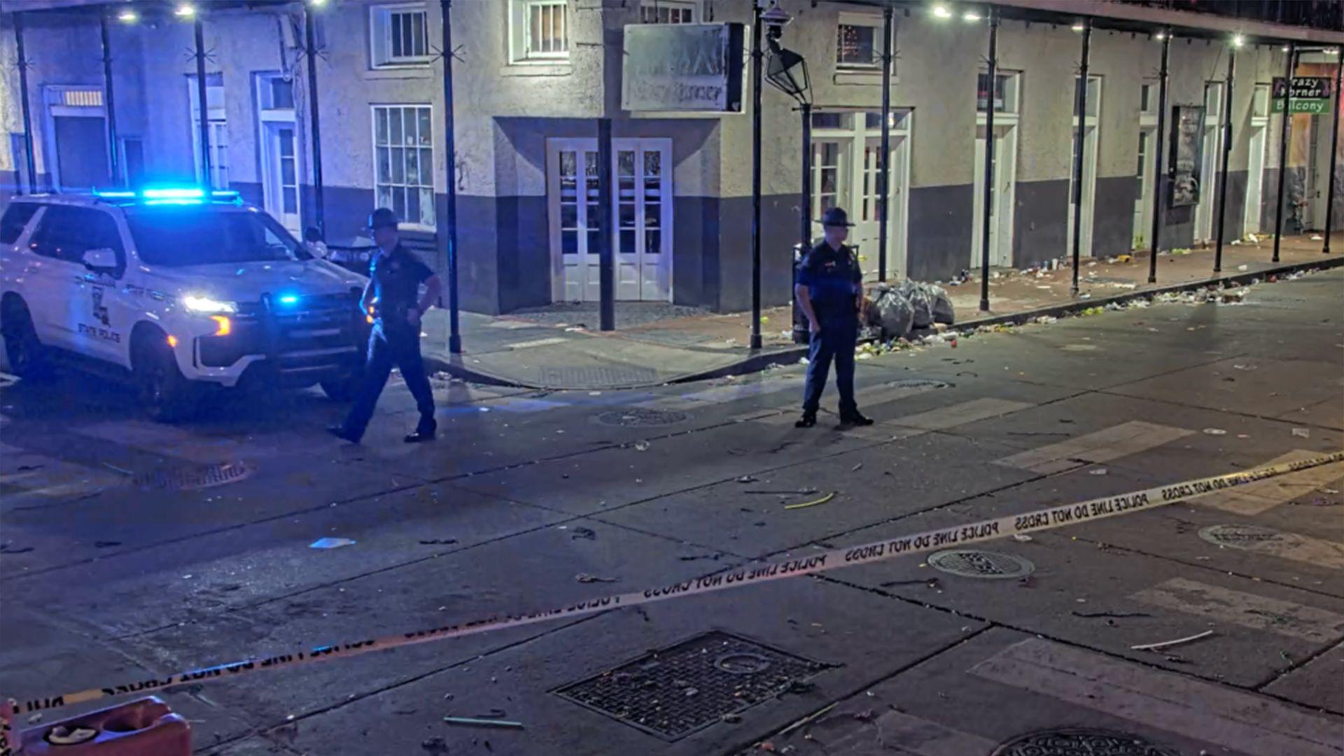 ڤیدیۆ.. لە ویلایەتی نیو ئۆرلینزی ئەمریکا ئۆتۆمبێلێک خۆی کرد بەناو ئاهەنگێکدا و بەهۆیەوە ١٠ کەس گیانیان لەدەستدا