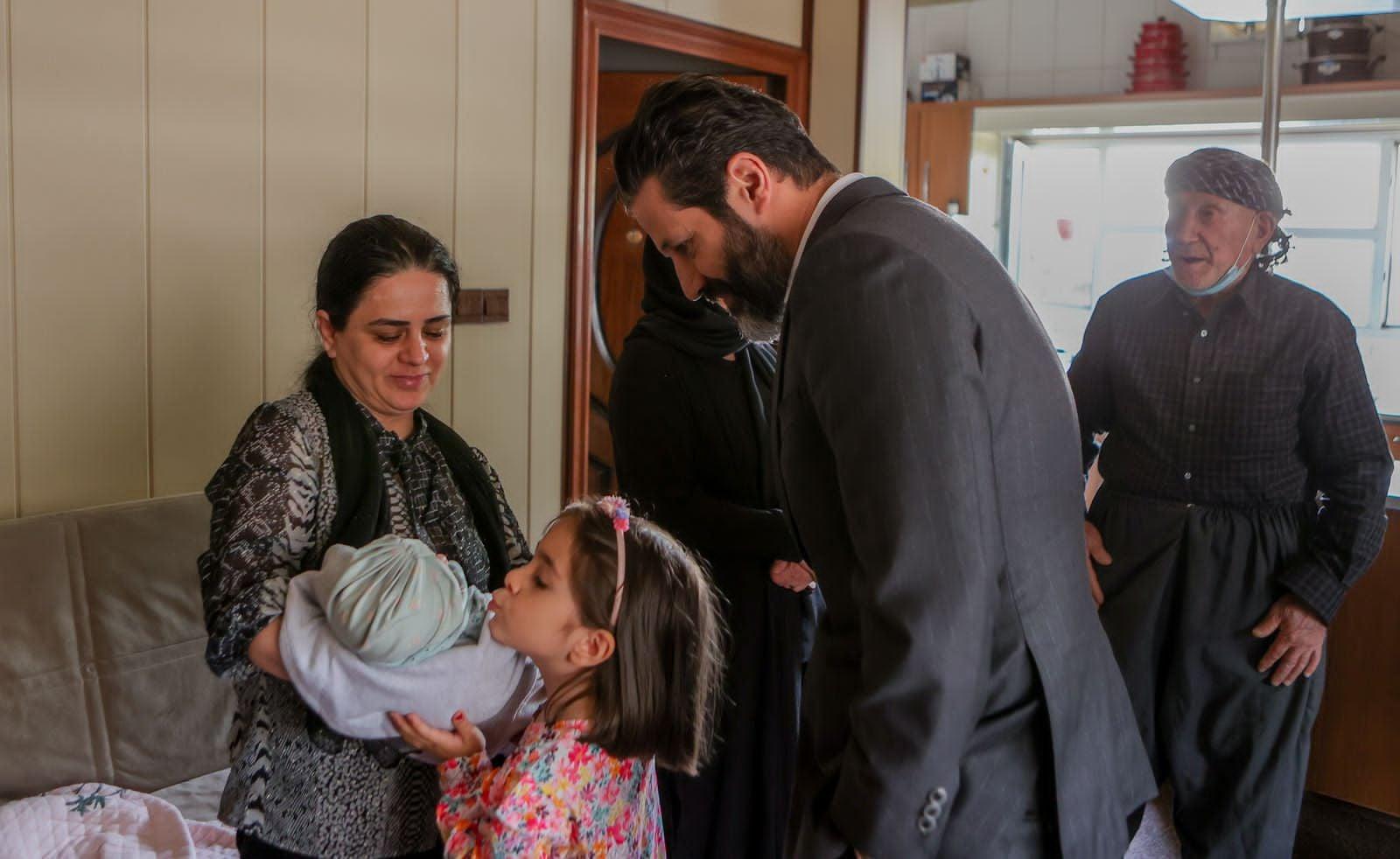 Qubad Talabani visits deceased officer's family to deliver a promise 