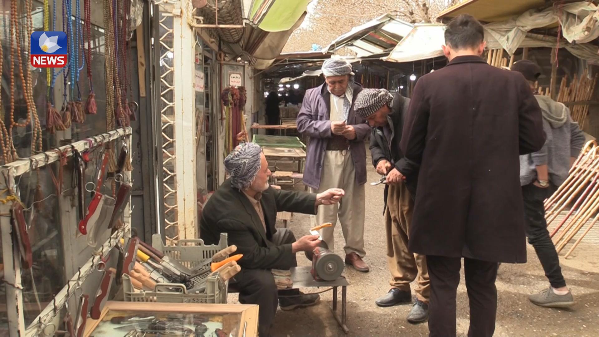 کەسایەتییەکی پیرانشار ٣٠ ساڵە چەقۆ و تەسبیح دروست دەکات