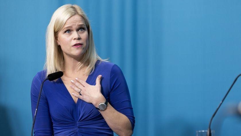 وزيرة سويدية تعاني خوفا مفرطا من أحد أنواع الفاكهة