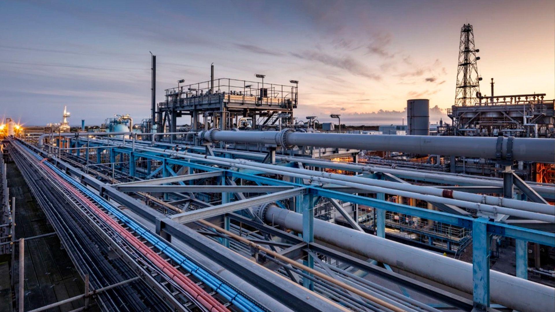 گەورەترین کۆمپانیای بەرهەمهێنی وزە لە بەریتانیا: تەنها بەشی هەفتەیەک غاز لە کۆگاکاندا ماون