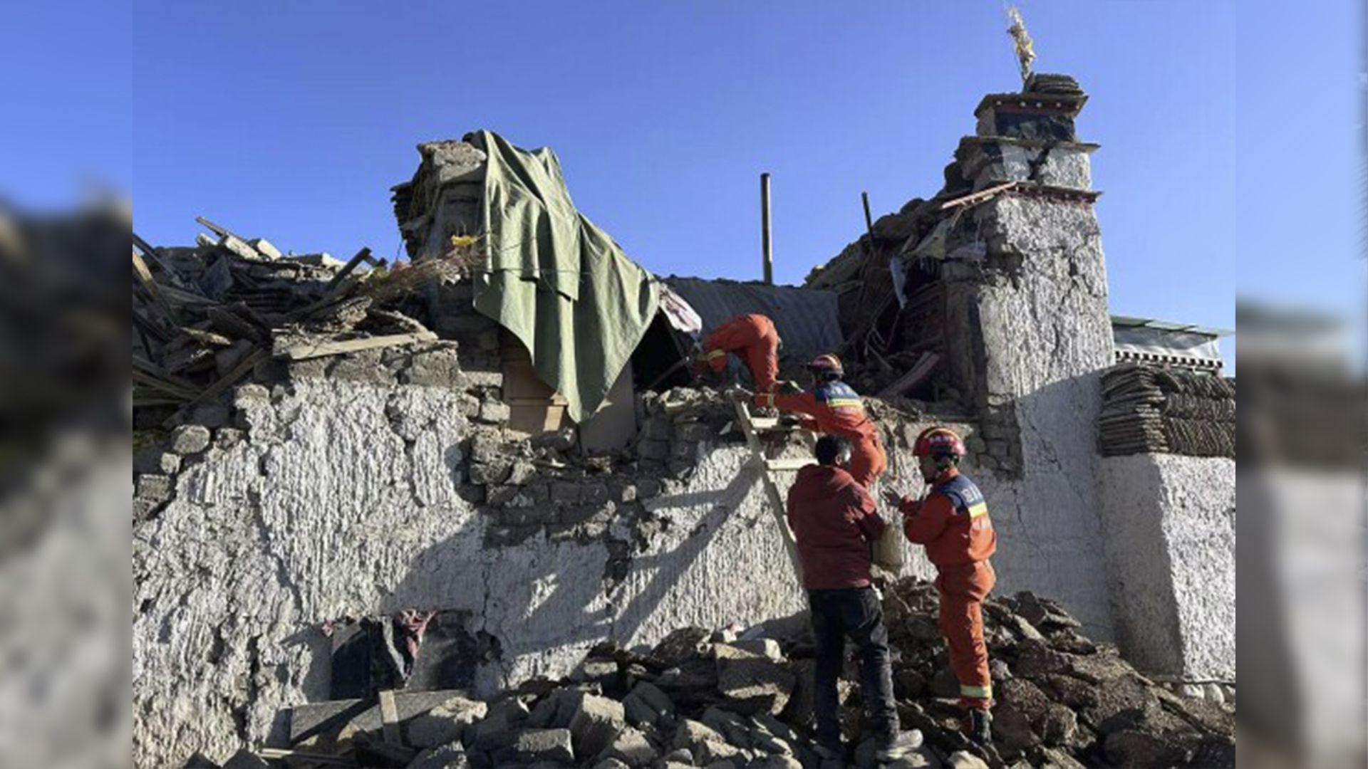 بومەلەرزەیەکی بەهێز چینی هەژاند و بەهۆیەوە تاوەکو ئێستا ٥٣ کەس گیانیان لەدەستداوە