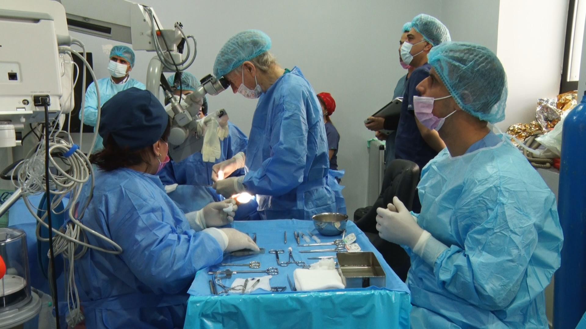 رێكخراوی منداڵپارێزی كوردستان پزیشكێكی پسپۆڕی بەریتانی هێناوەتە سلێمانی