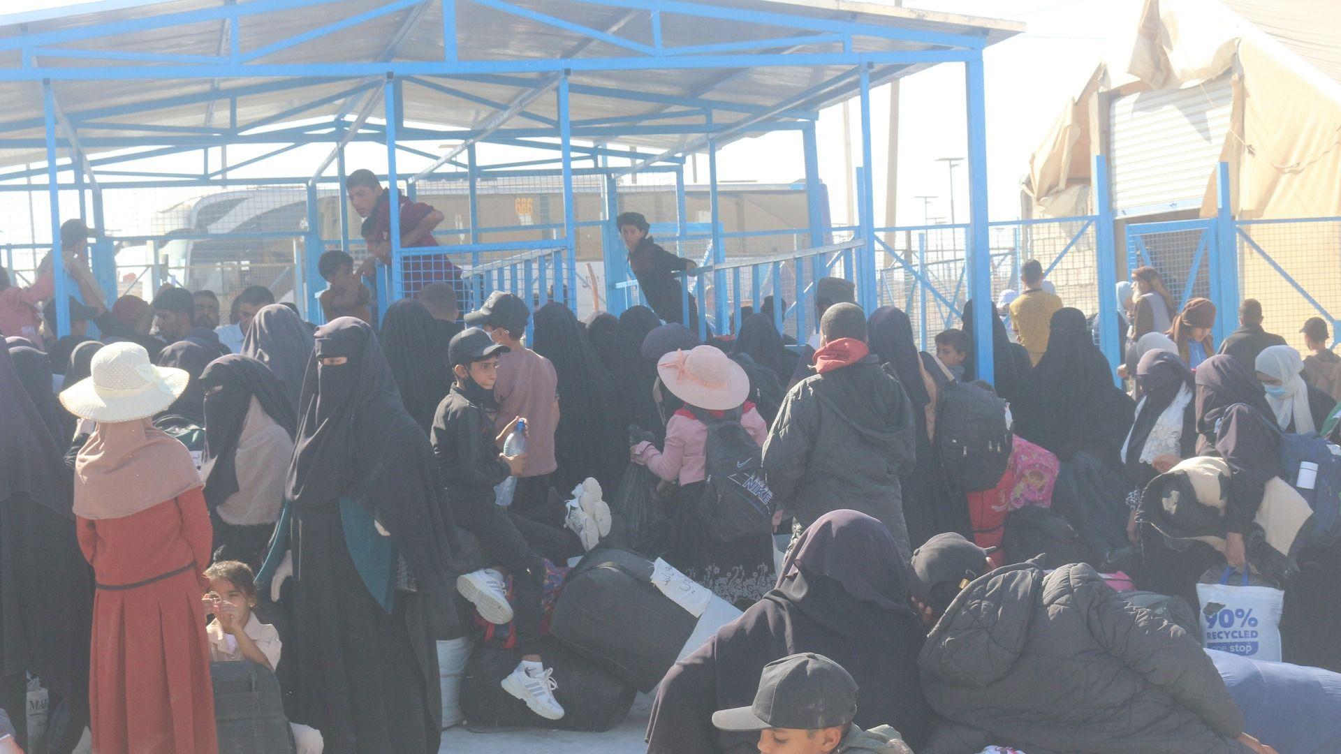 زیاتر لە 800 عیراقی لە کەمپی هوڵەوە دەگرێندرێنەوە بۆ عیراق