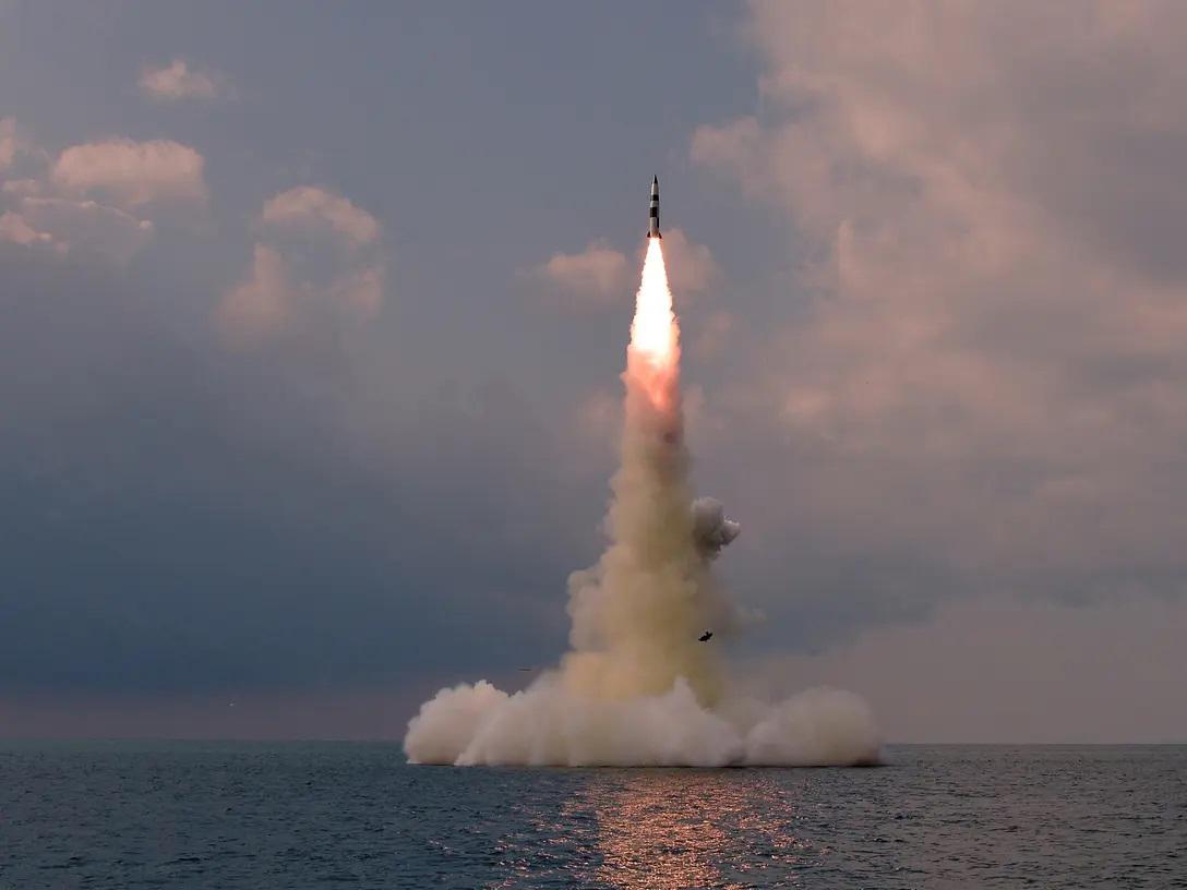 کۆریای باکور دوو مووشەکی کروزی ئەتۆمی تاقیدەکاتەوە