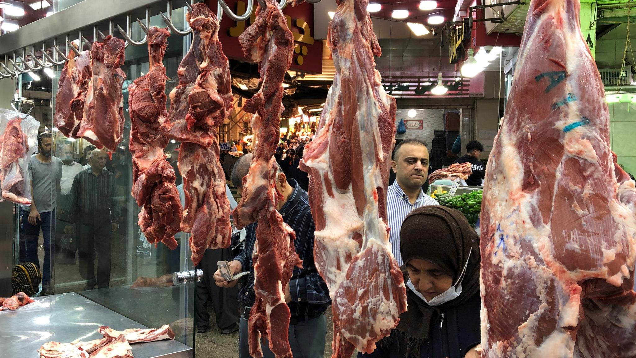 بۆ كەمكردنەوەی نرخی گۆشتی سور گومرگی هاوردەكردن لە 50٪ كەمدەكرێتەوە