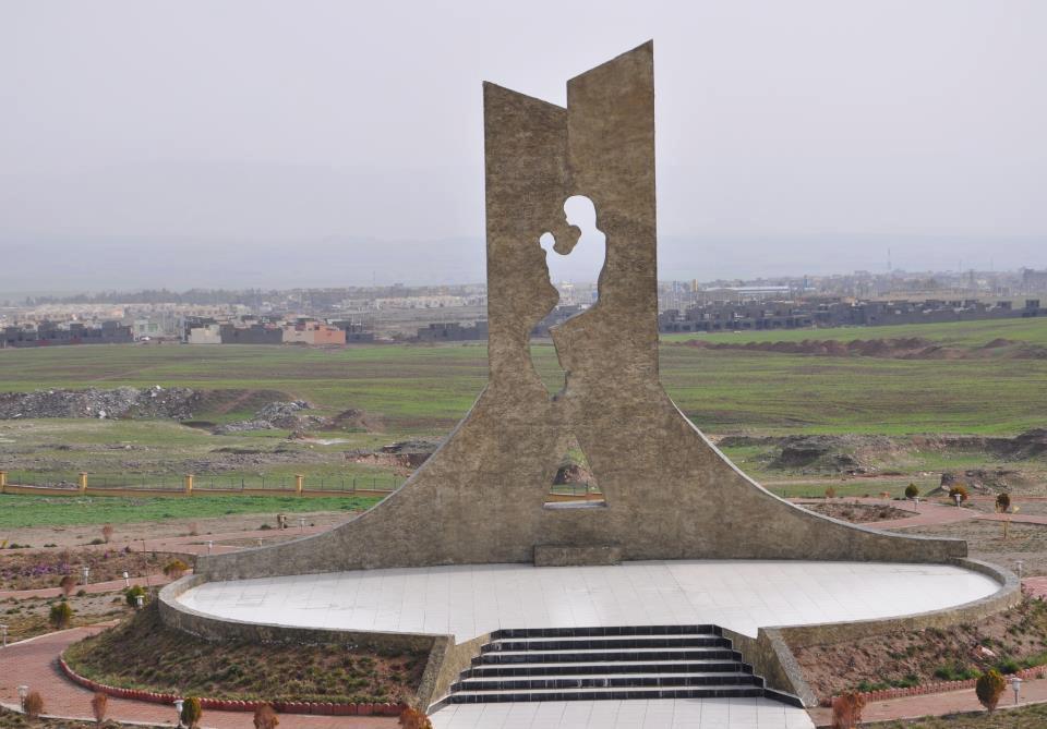 لە مۆنیومێنتی ئەنفال لە چەمچەماڵ ٣٤ مەشخەڵ ھەڵدەکرێت