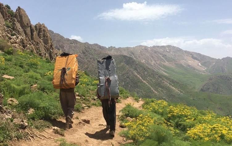 دوو کۆڵبەری کورد بە تەقەی راستەوخۆی ھێزە ئەمنییەکانی ئێران برینداربوون