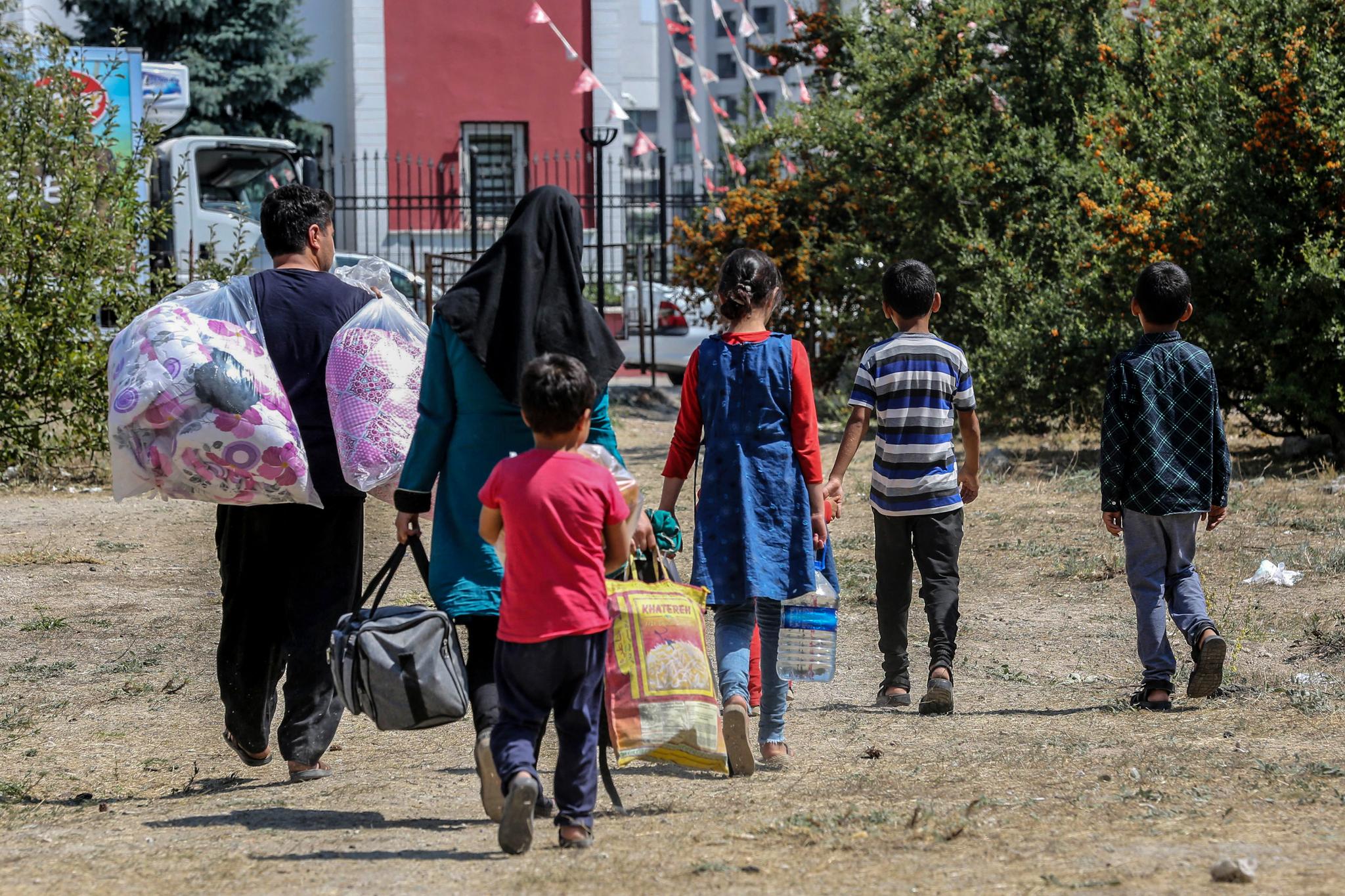 تورکیا ئاوارە ئەفغانیەکان لە ناوچەی گرێ سپی لە رۆژئاڤای کوردستان جێگردەکات