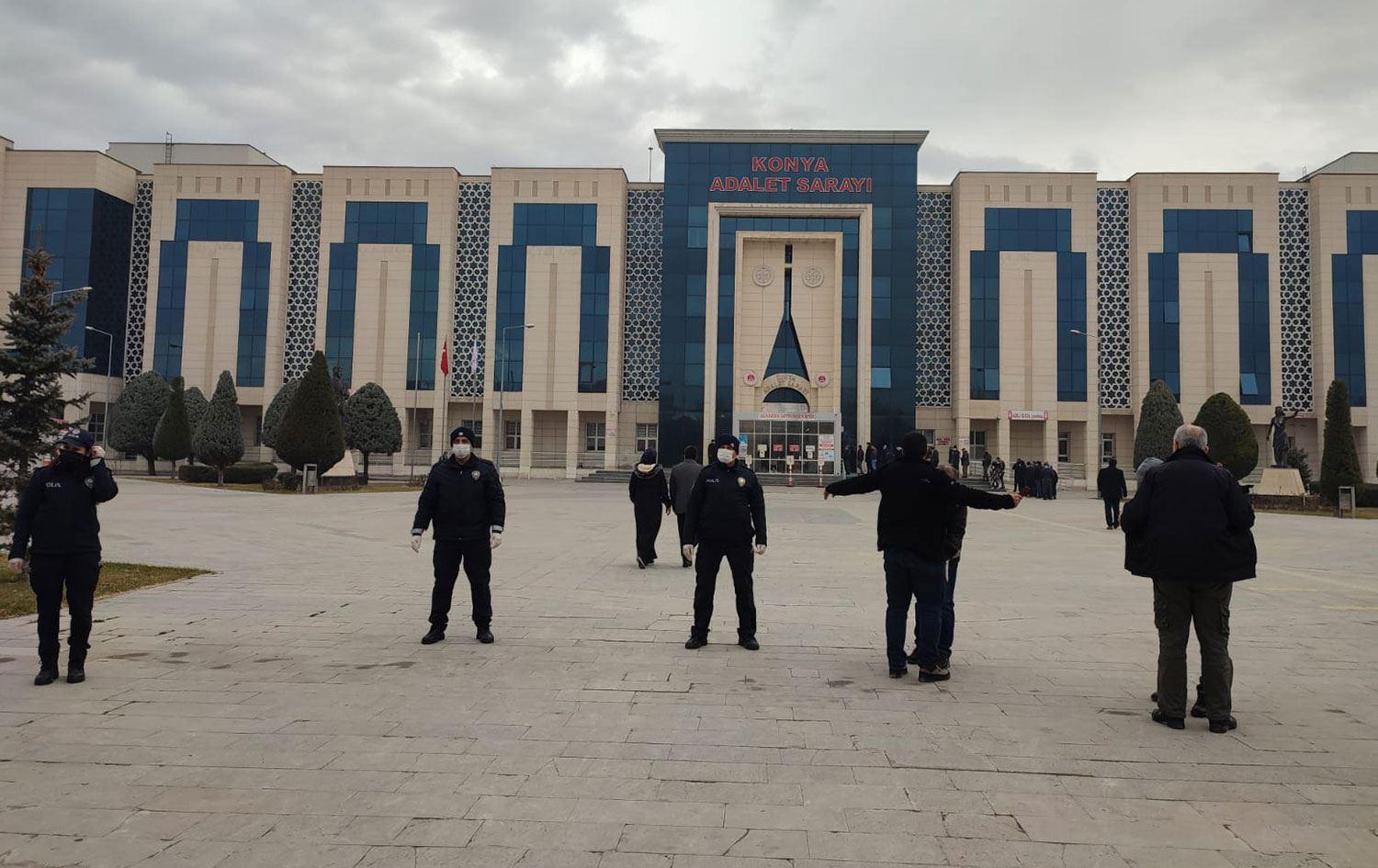 دادگاییکردنی تۆمەتبارانی کوشتنی خێزانە کوردەکەی کۆنیا بەڕێوە چوو