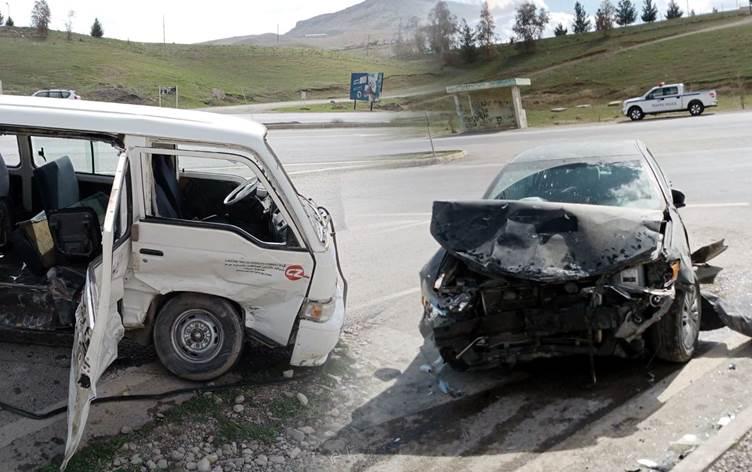لە رووداوێکی ھاتووچۆدا لەسەر رێگەی دوکان - سلێمانی چواردە کەس برینداربوون