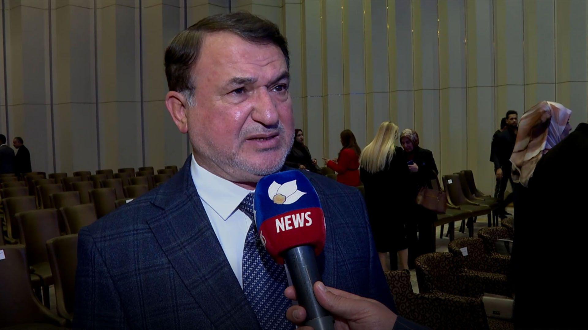 موعین كازمی: هەرێم رۆژانە ٣٠٠ هەزار بەرمیل نەوتی بەرهەم هێناوە و داهاتەکەی دیار نییە