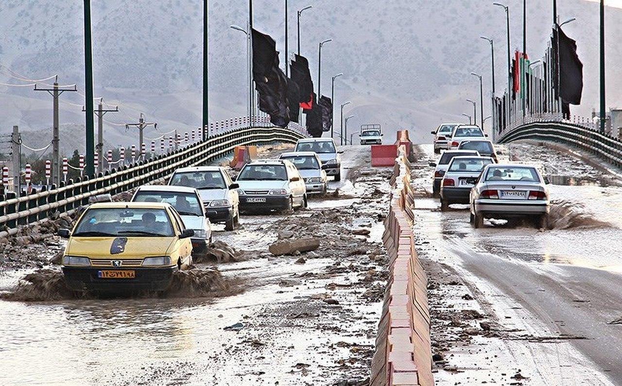 لە ئیلام لافاو دروستبوو و زیاتر لە ١٠٠ خانوو زیانیان بەرکەوت