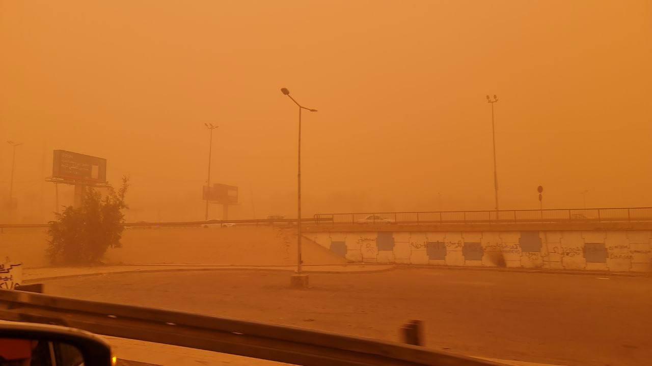 بەھۆی خۆڵبارینەوە گەشتی فڕۆکەخانەکانی بەغداد و نەجەف راگیران