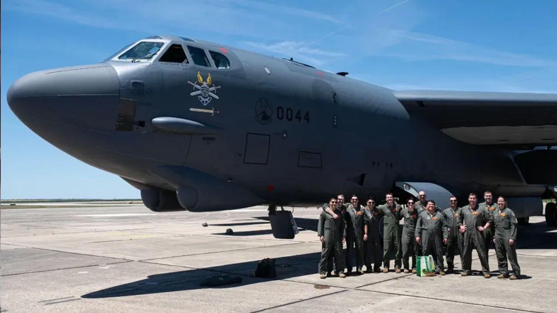 ئەمریکا ژمارەیەک فڕۆکەی بۆمبڕێژکەری B-52ـی گواستوەتەوە بۆ ئیسپانیا