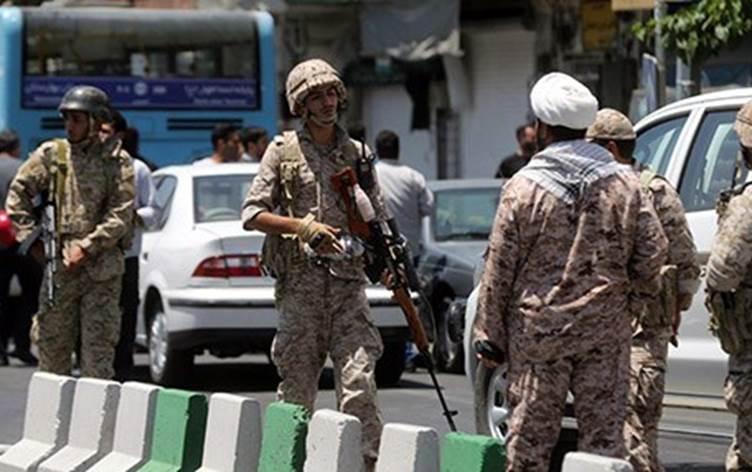 لە ماوەی دوو ھەفتەدا ٨٢ کەس لە ئێران دەستگیرکراون 