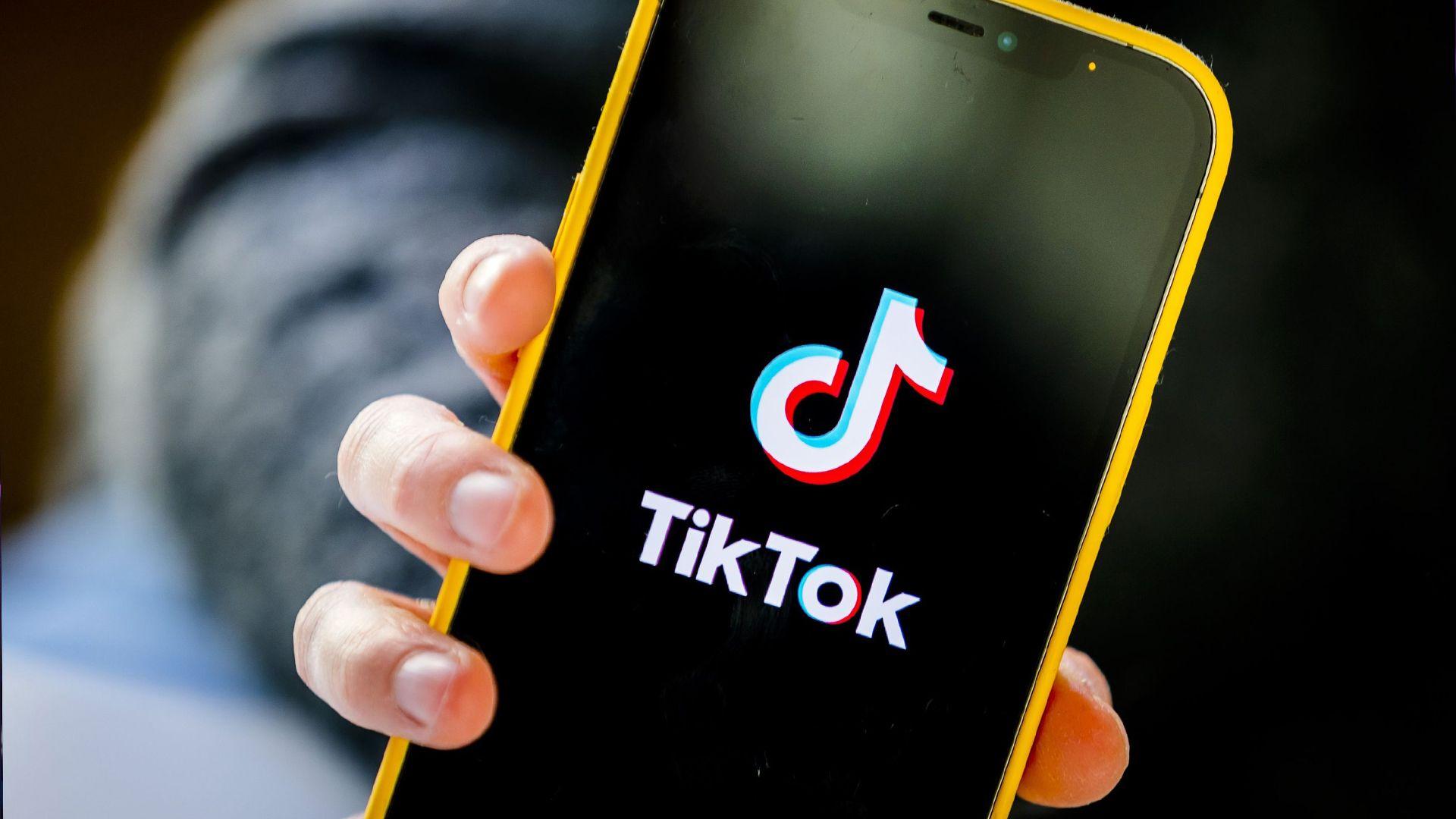 دوای ئەوەی دوێنێ بە رەسمی راگیرا؛ ئەمڕۆ تیک تۆک لە ویلایەتە یەکگرتووەکان کەوتەوە کار 