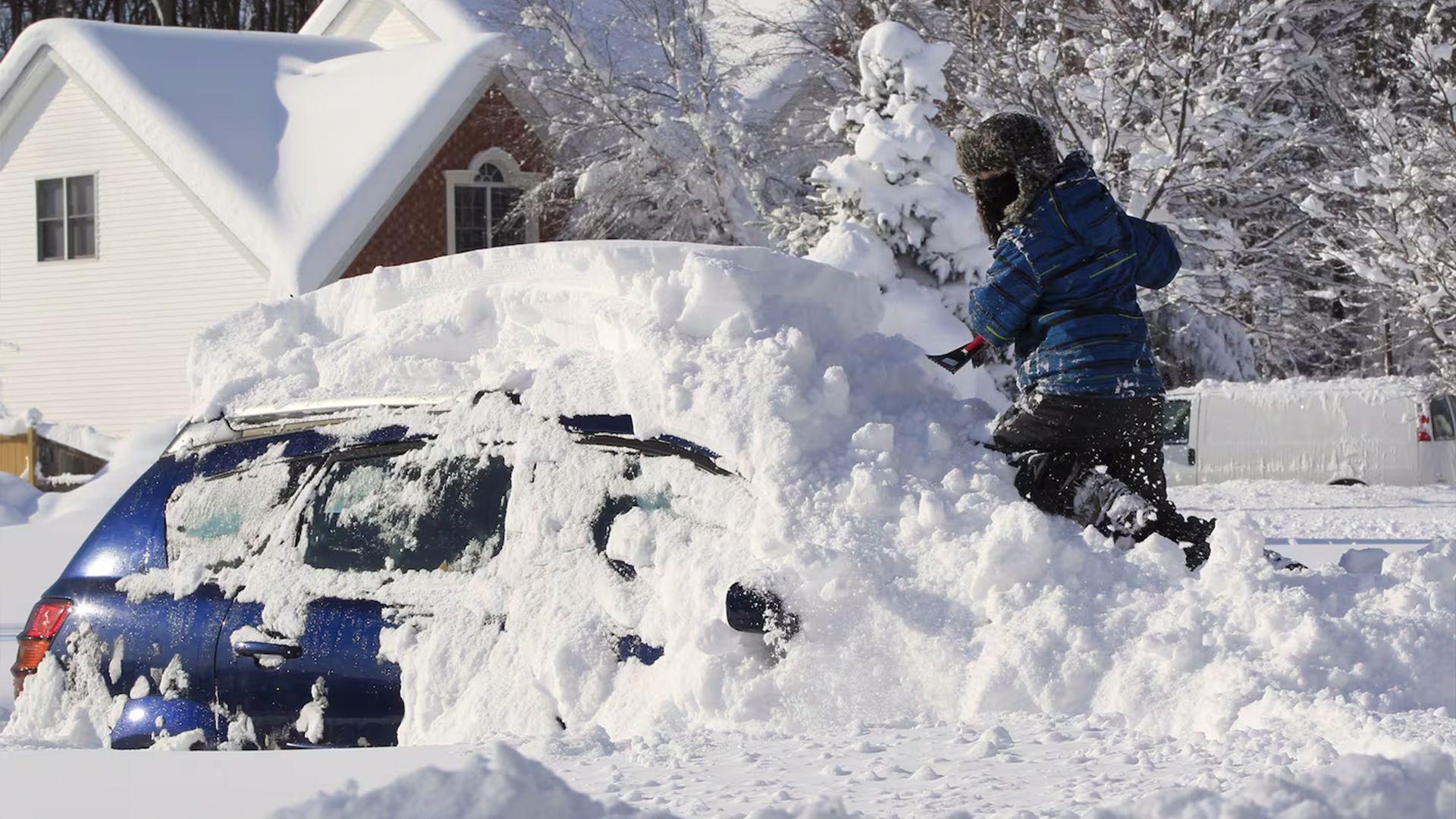 وێنە.. بەهۆی ئەو شەپۆلە سەرمایەی ئەمریکای گرتووەتەوە پێنج کەس گیانیان لەدەستدا