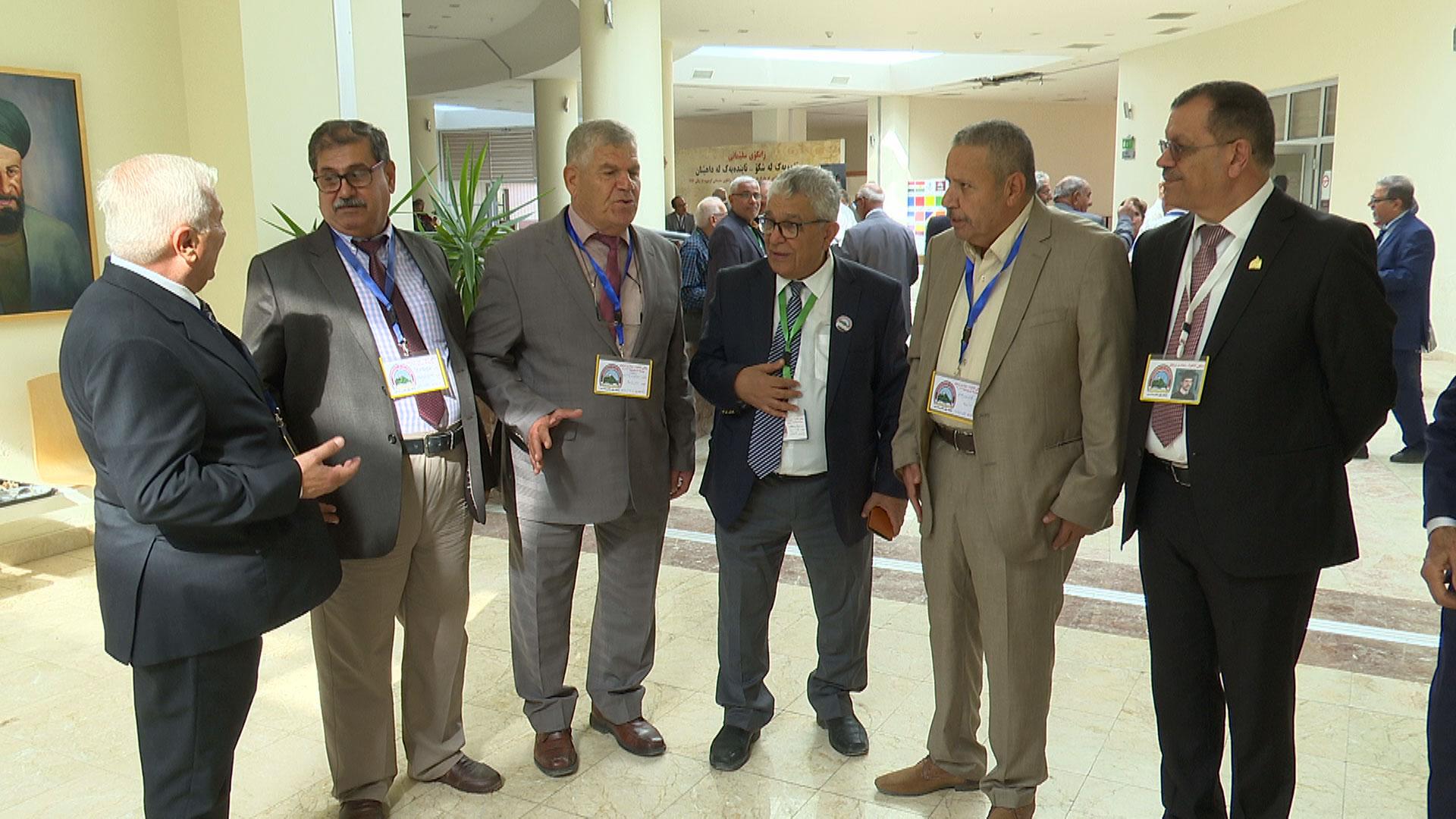 دوای ٥٠ ساڵ چەند دەرچووەیەکی زانکۆی سلێمانی بە یەکتر شاد دەبنەوە