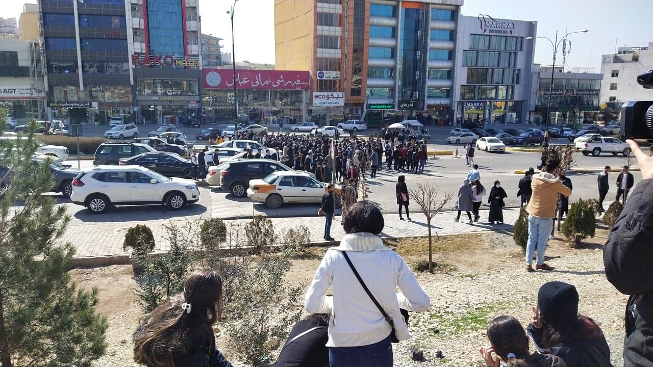 خوێندکارانی ١٢ی ئامادەیی لەبەردەم پەروەردەی سلێمانی گردبوونەوە