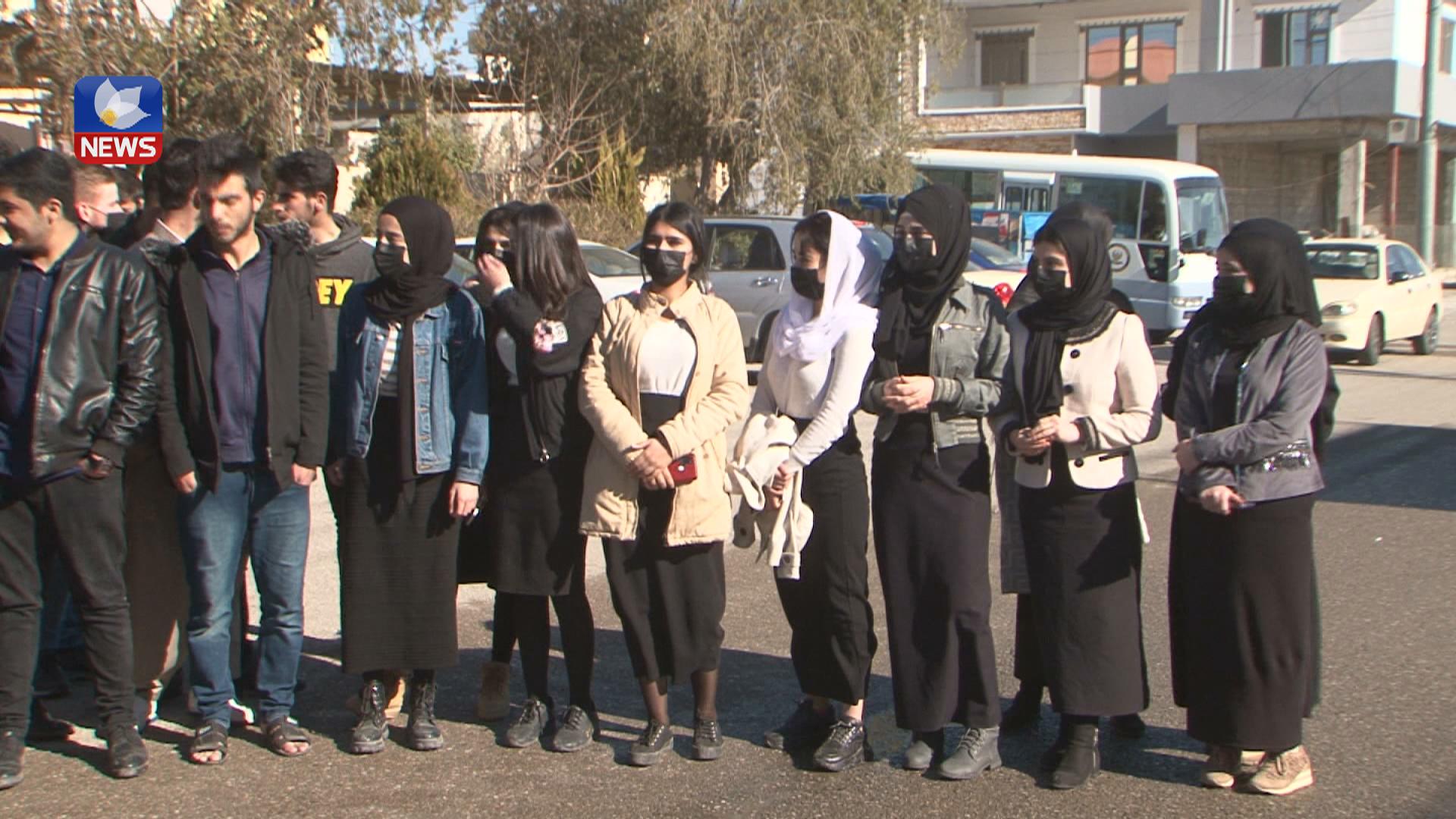 خوێندکارانی پۆلی ١٢ی ئامادەیی لە چەمچەماڵ گردبوونەوە