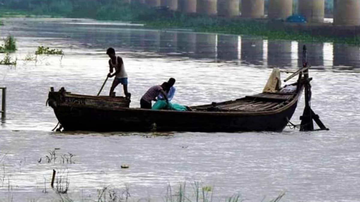 لە ھندستان تەرمی قوربانیانی کۆرۆنا فڕی دەدرێتە ناو ئاوی روبارەکانەوە