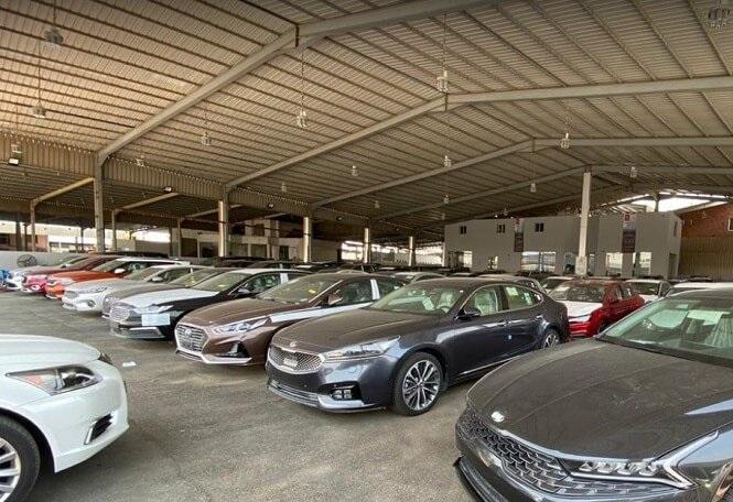 عێراق بازرگان و پیشانگاکانی ئۆتۆمبێل پابەند دەکات بە دیناری عێراقی مامەڵە بکەن 