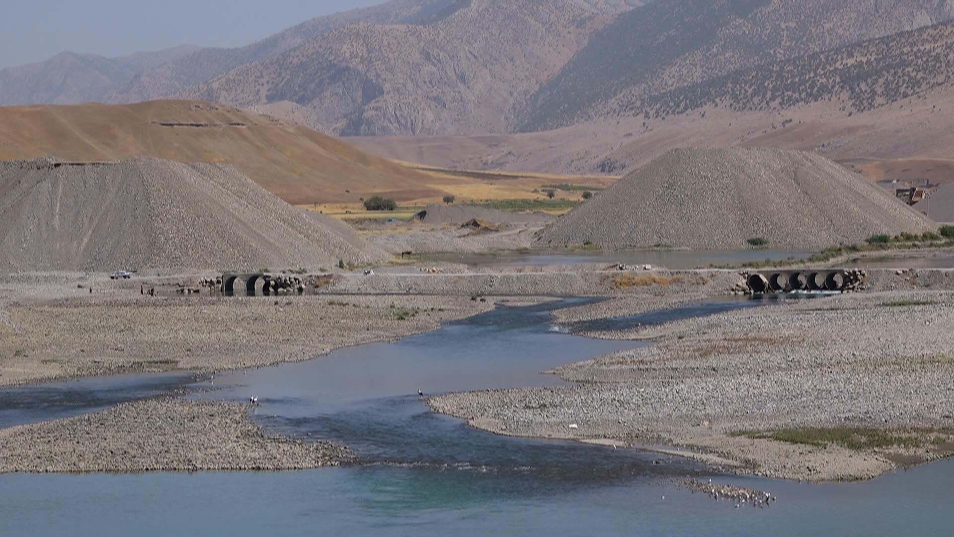 ماوەی سێ رۆژە کۆماری ئیسلامی ئێران ئاوی زێی بچووکی گرتووەتەوە