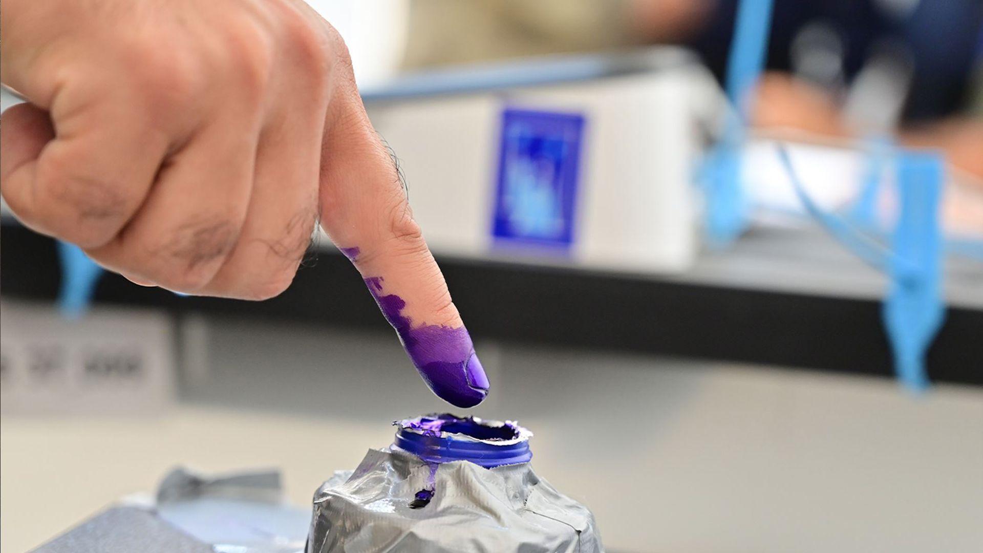 کۆمسیۆنی عیراق: چیتر پێویست ناکات پەنجە بکەن بە مۆری دەنگداندا