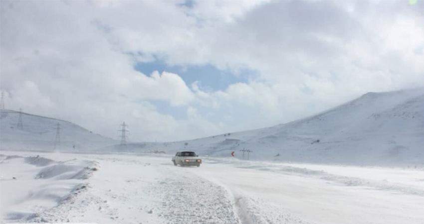 بەھۆی بەفربارین رێگەی ٥٥٠ گوندی پارێزگای سنە داخراوە